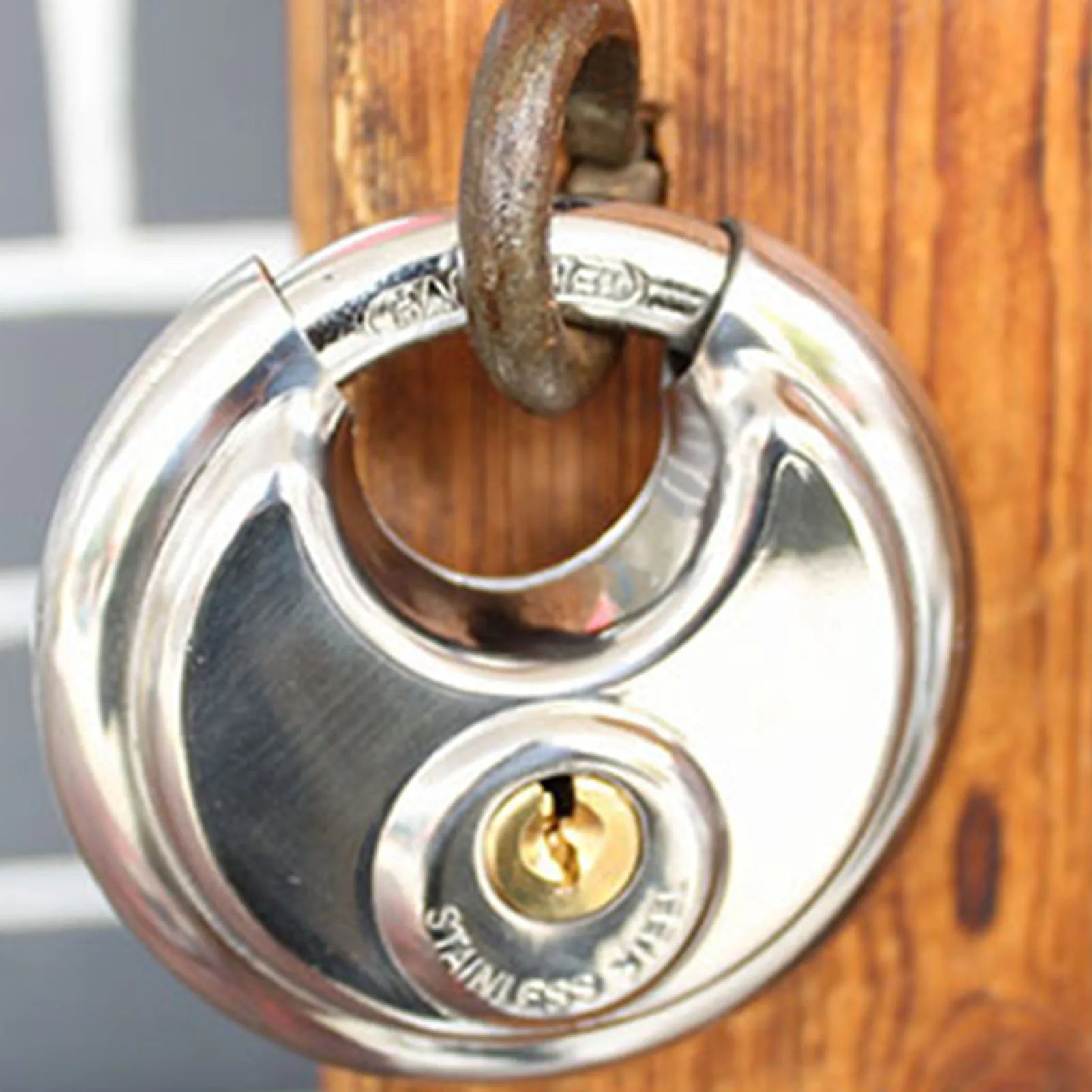 Stainless Steel Corrosion Resistant Discus Padlock With Keys Secure Anti Rust Lock For Warehouse Garage Storage Security